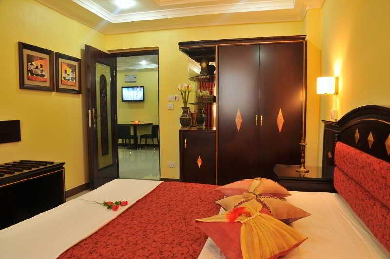 Room thumbnail 9