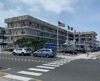 Roman Holiday Motel