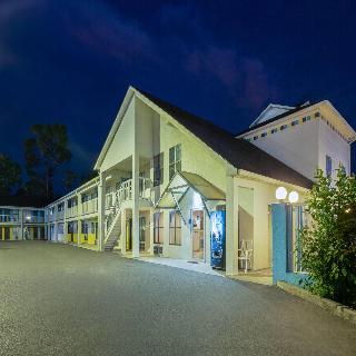 Days Inn by Wyndham Alma