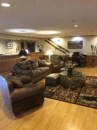Flat Creek Inn & Suites