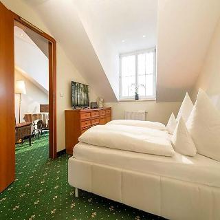 Hotel-Gasthof Höttl