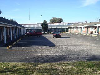 Adams Inn