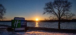 Holiday Inn Express Le Claire Riverfront - Davenpo
