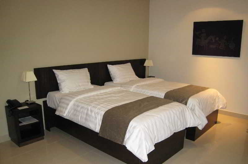 Room thumbnail 11
