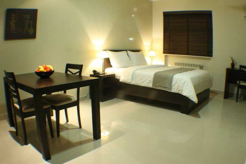 Room thumbnail 1