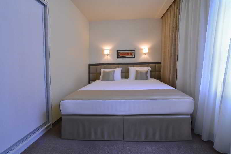 Room thumbnail 14