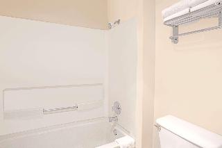 Days Inn by Wyndham Suites Fredericksburg