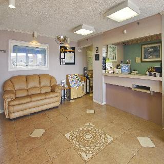 Super 8 by Wyndham Fort Myers