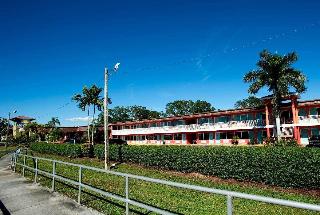 Days Inn by Wyndham Fort Myers Springs Resort