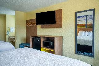 Days Inn by Wyndham Evansdale Waterloo