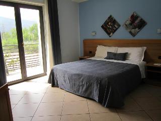 Manhattan Village Hotel, Abruzzo