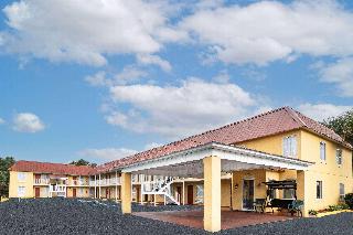 Days Inn by Wyndham Barnwell