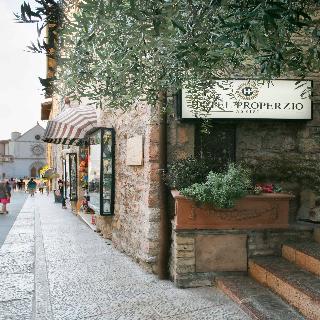 Properzio, Assisi