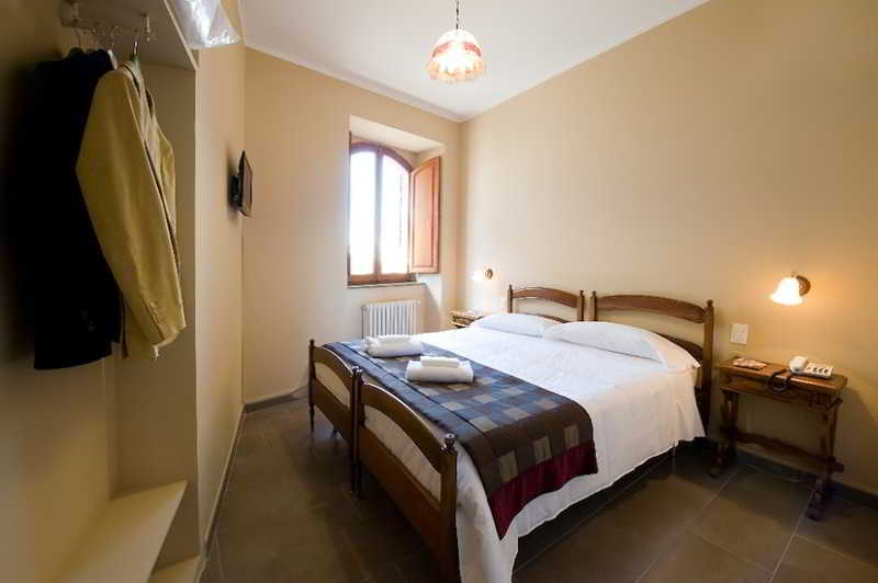 Properzio, Assisi