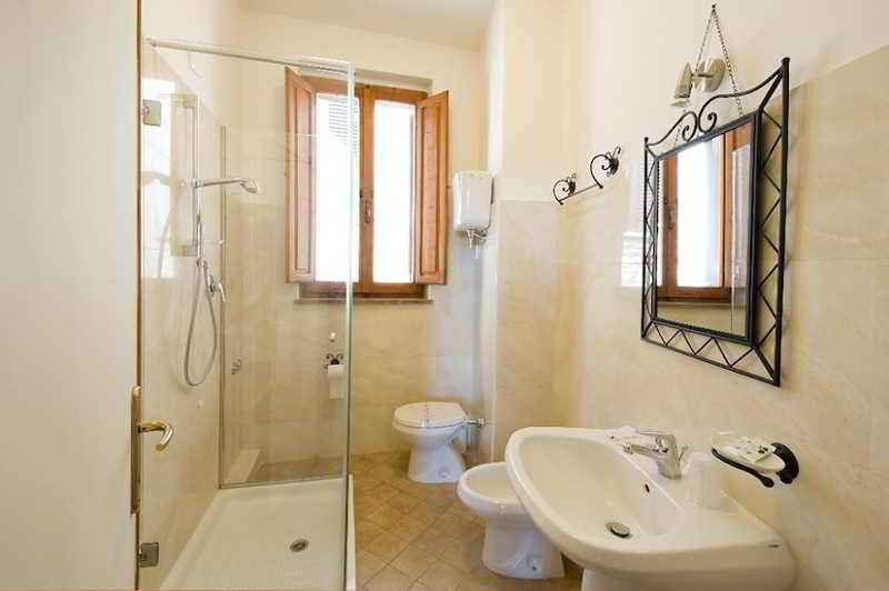 Properzio, Assisi
