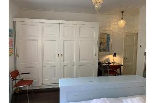 The Old Lady, Amsterdam and vicinity