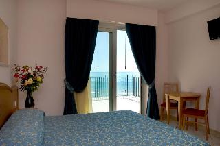 Roses, Abruzzo