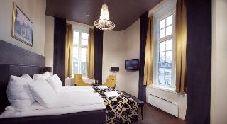 First Hotel Hendersons City