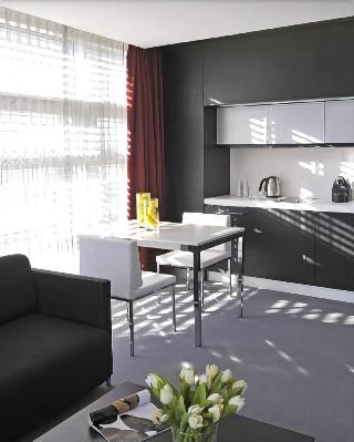 Vernazza Suites Hotel