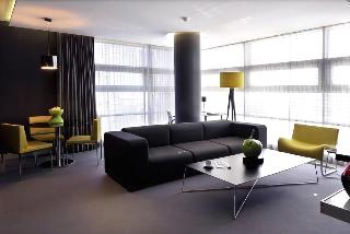 Vernazza Suites Hotel