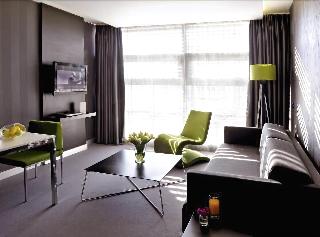Vernazza Suites Hotel