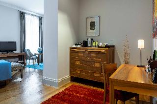 Tomtom Suites