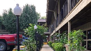 Charles Wesley Motor Lodge Broken Bow