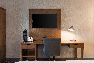 1 King One Bedroom Suite