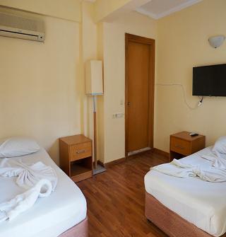 Club Herakles Hotel