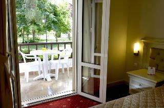 Room Room