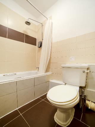 OYO London Luton, Londyn