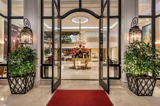 Beverly Hills Plaza