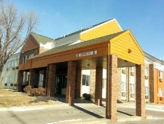Sunset Inn & Suites - Lincoln Airport