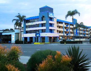 Capri Suites Anaheim