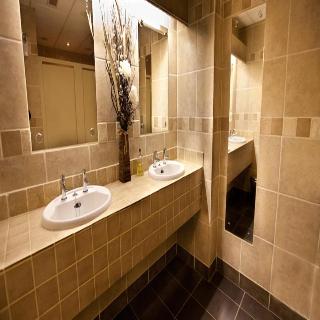Supreme Inns, Lincoln