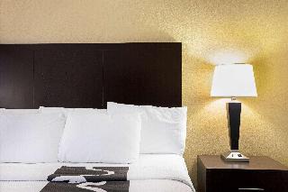 1 King Bed Non-Smoking