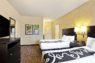 2 Queen Beds Suite Non-Smoking