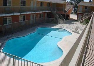 Chateau Inn and Suites Downey