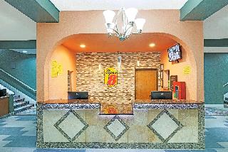 Super 8 by Wyndham Kansas City