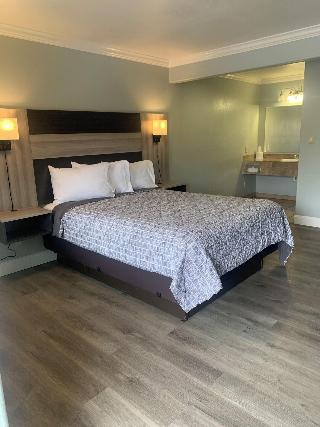 Monterey Oceanside Inn