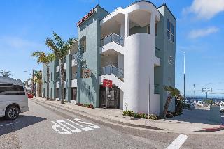 Beach House Inn & Suites