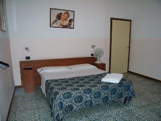 Guesthouse Central Station, Milan