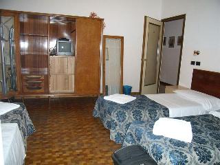 Guesthouse Central Station, Milan