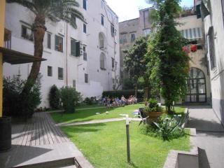 La Controra Hostel, Naples