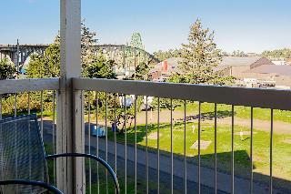 Inn at Yaquina Bay