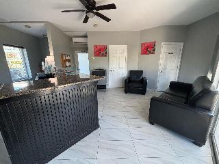 Grace Bay Suites