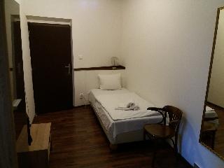 Room:SGL.ST