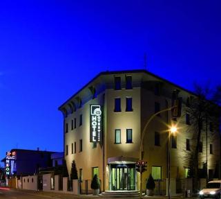 Ovest, Piacenza