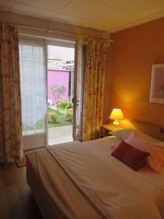 Room thumbnail 3