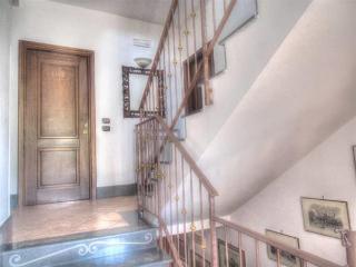 Villa Donna Fausta, Naples